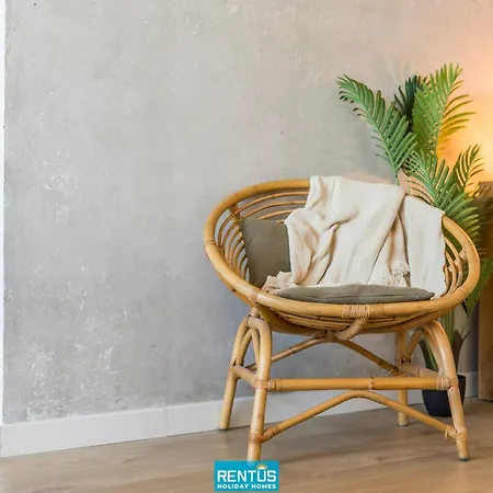 Sandy View - Spacious Flat Near The *